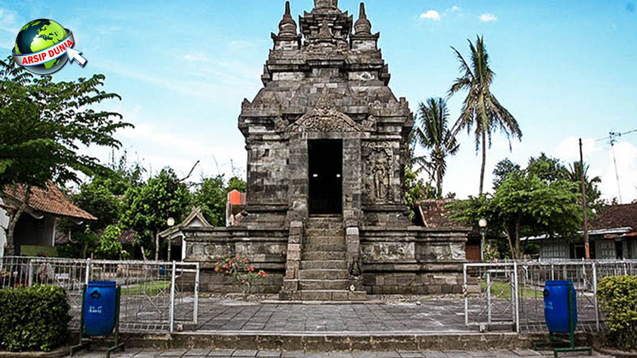 Candi Pawon Jejak Kuno di Tengah Jalur Sakral Jawa!