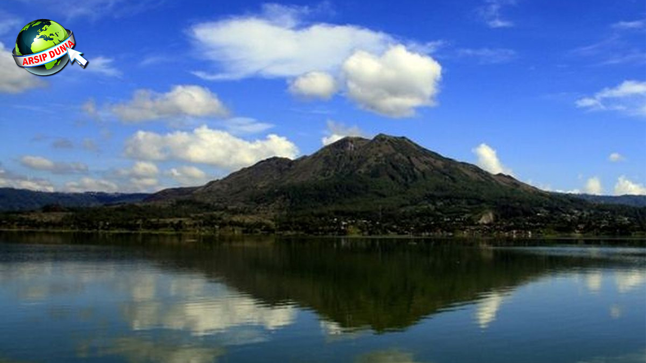 Dari Gunung ke Danau, Kisah Unik Asal Usul Danau Batur!