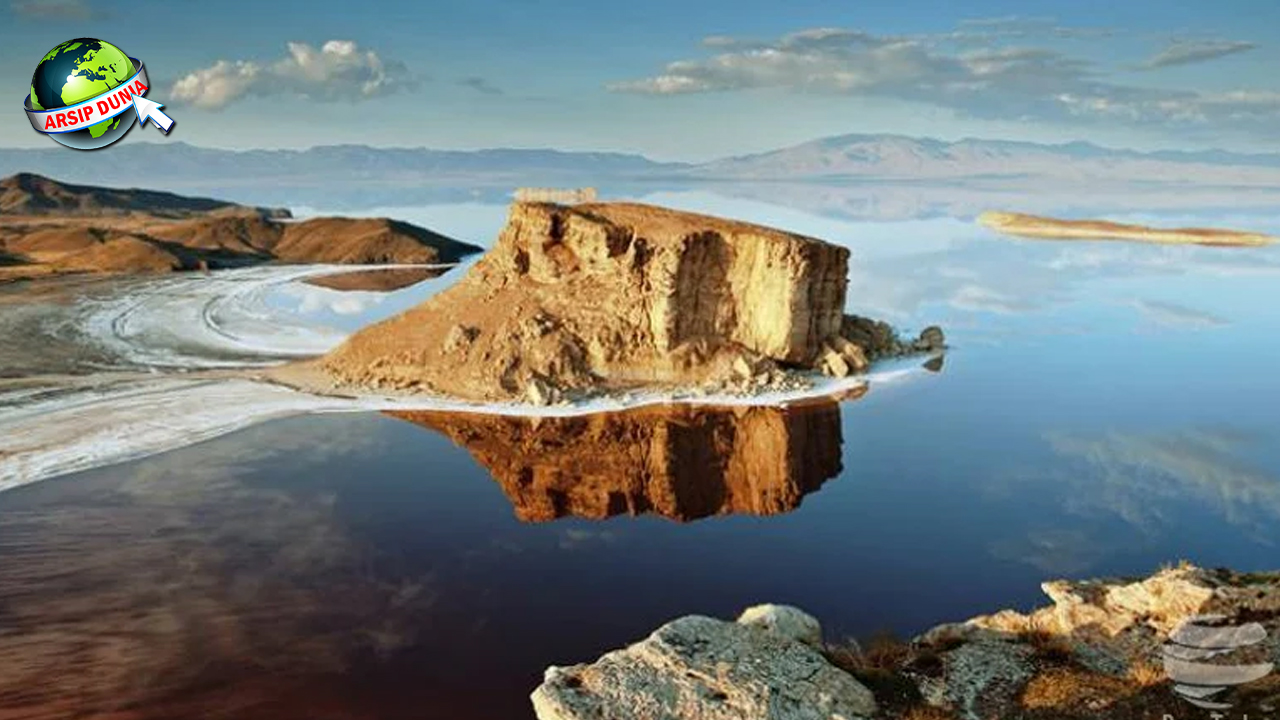 Danau Urmia Panorama Alam dengan 5 Aura Memukau