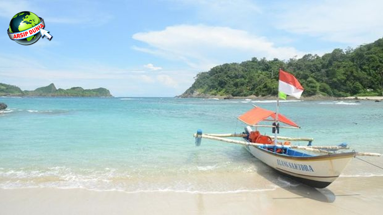 Wedi Beach Ireng 4 Destinasi dengan Pasir Hitam Menawan