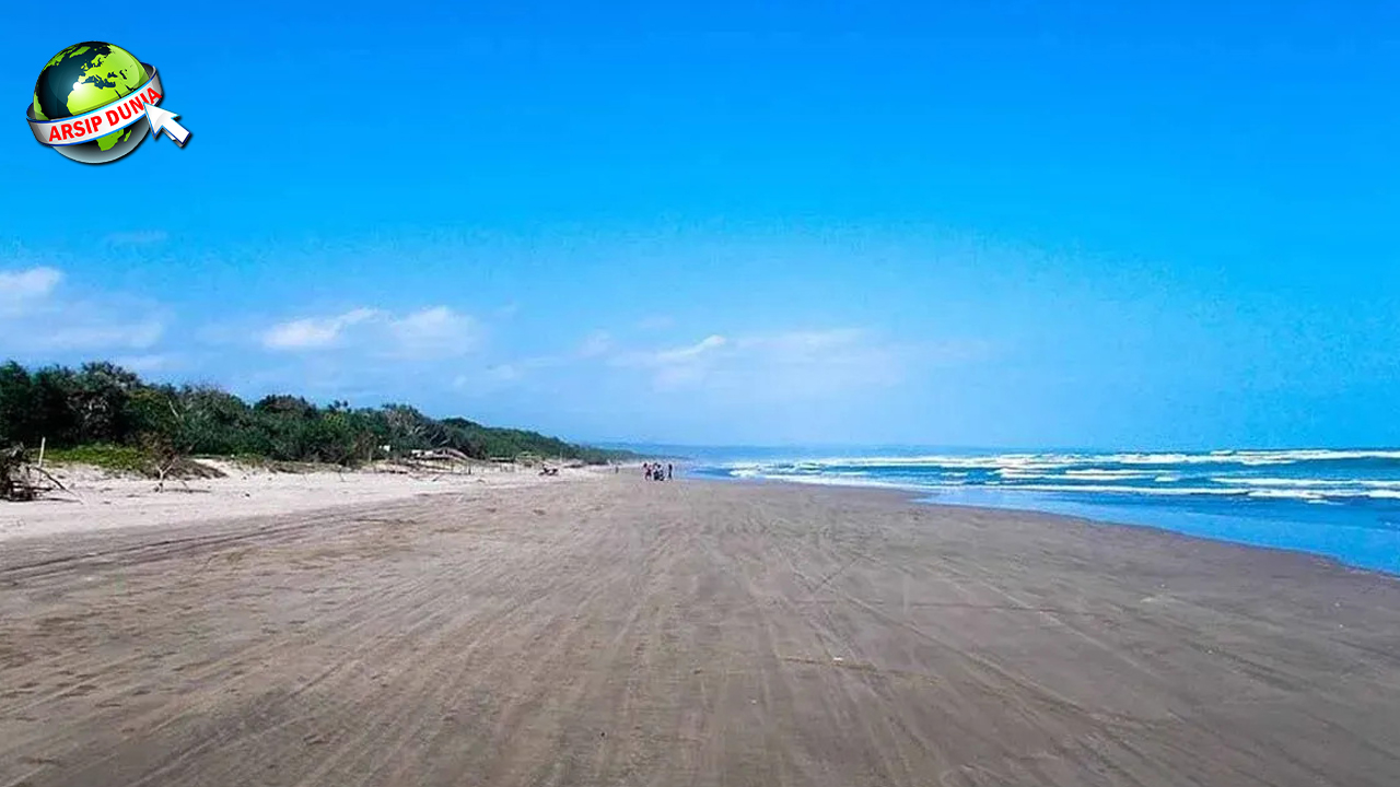 Pantai Bagedur Pasir Lembut 5 Ombak Tenang
