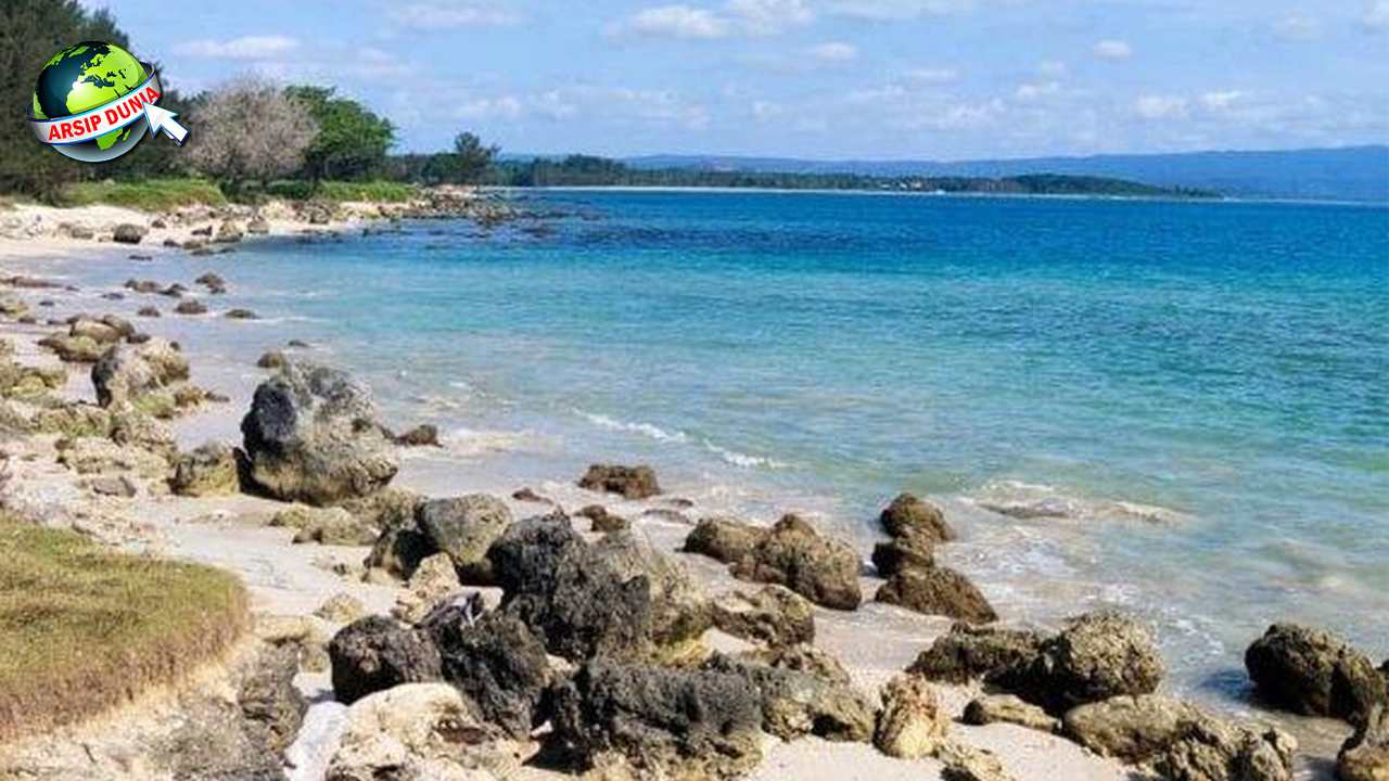 Pantai Bugel 6 Panorama Laut dalam Pasir Putih