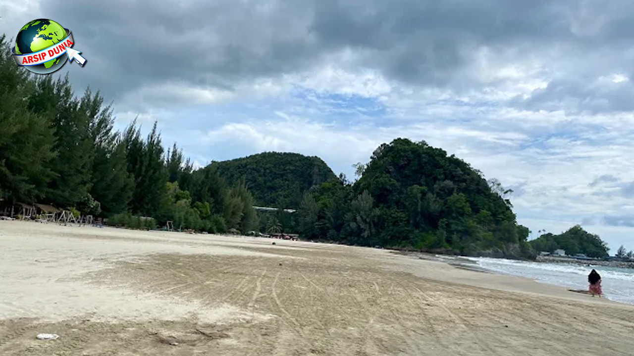 Lhoknga Beach 4 Ombak dan Indah Ujung Aceh